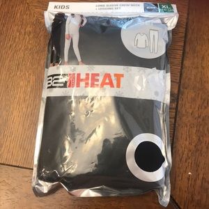 Kids 32* long sleeve crew neck + legging set